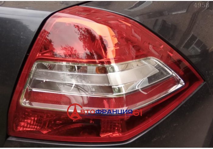 Фонарь задний правый RENAULT 8200757701